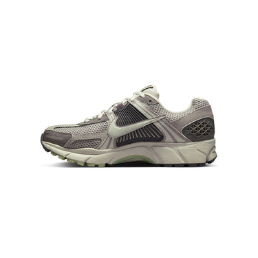 Nike Womens Zoom Vomero 5 Shoes